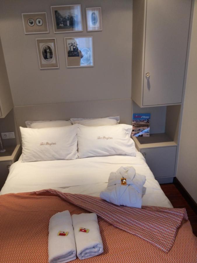 Les Bruyeres Bed & Breakfast เลส์ซาบล์-โดล็อนน์ ภายนอก รูปภาพ