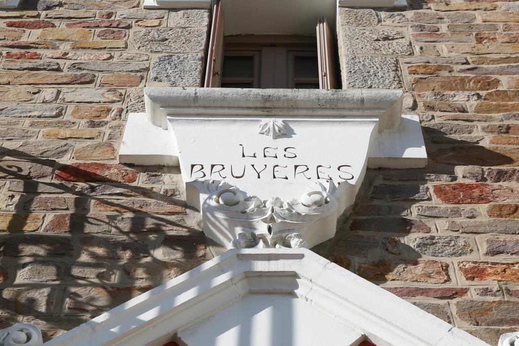 Les Bruyeres Bed & Breakfast เลส์ซาบล์-โดล็อนน์ ภายนอก รูปภาพ